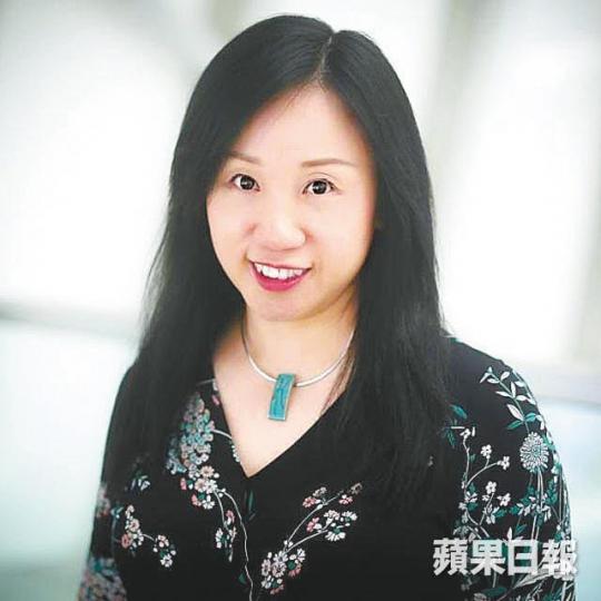 陳涓涓稱下周一會正式上任領展的傳訊總監,唔會低估呢份工作嘅難度。 陳涓涓稱下周一會正式上任領展的傳訊總監,唔會低估呢份工作嘅難度。