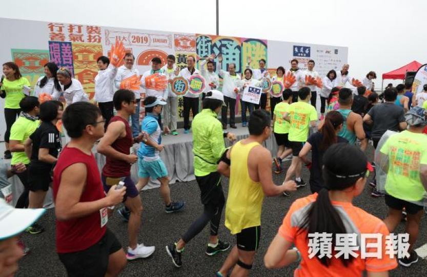 馬拉松比賽在本港及全球各地越趨普遍。 馬拉松比賽在本港及全球各地越趨普遍。