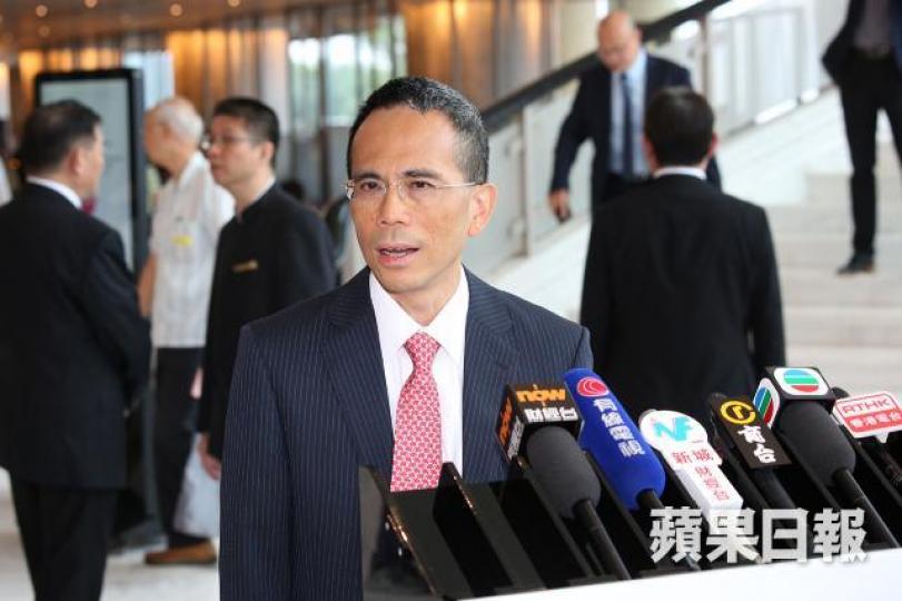 李澤鉅上場近一年未見有大動作,除非有大型併購或宏觀經濟環境改善,否則持有長和係股票嘅朋友都要再守一會。資料圖片 李澤鉅上場近一年未見有大動作,除非有大型併購或宏觀經濟環境改善,否則持有長和係股票嘅朋友都要再守一會。資料圖片