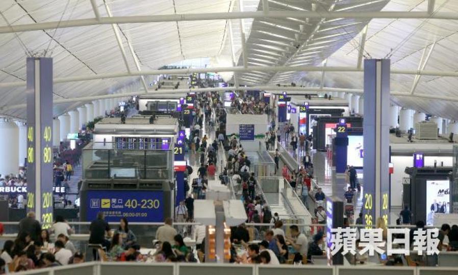 港人外遊時倘遇機票超賣,暫沒法例保障。 港人外遊時倘遇機票超賣,暫沒法例保障。