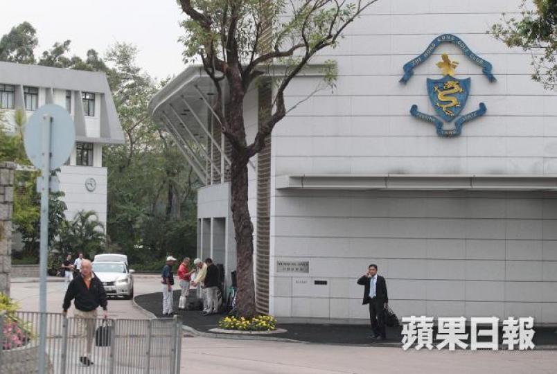 有慈善團體去信要求保留粉嶺高爾夫球場,報道一出,有網民認為這些機構「無骨氣」。資料圖片 有慈善團體去信要求保留粉嶺高爾夫球場,報道一出,有網民認為這些機構「無骨氣」。資料圖片
