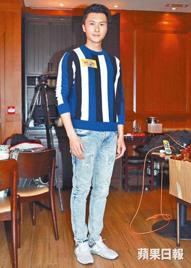 王浩信定下目標,希望奪得「最受歡迎男歌星」。家燕姐緊張湯洛雯(右)婚事,揚言會送金豬賀對方出嫁。 王浩信定下目標,希望奪得「最受歡迎男歌星」。家燕姐緊張湯洛雯(右)婚事,揚言會送金豬賀對方出嫁。