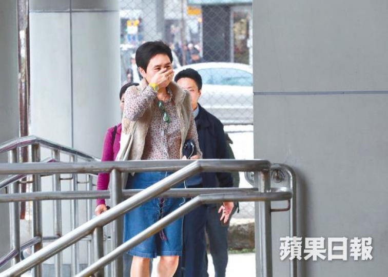 女被告 女被告