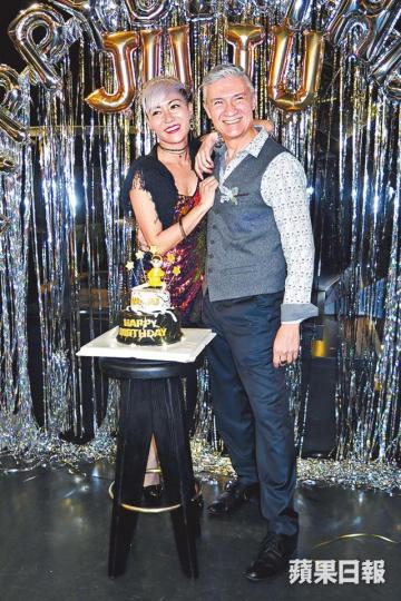 JuJu獲男友司徒永華賀生日,JuJu冧爆表示希望今年可以結婚。 JuJu獲男友司徒永華賀生日,JuJu冧爆表示希望今年可以結婚。