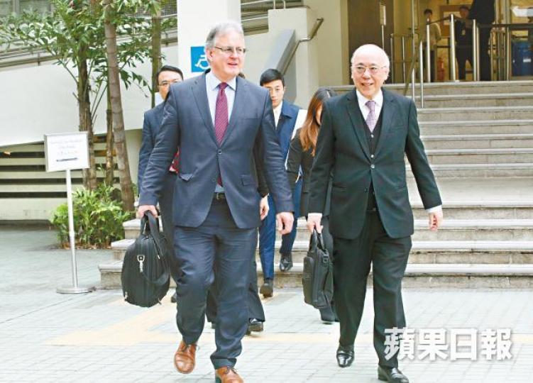 委員會委聘獨立結構工程專家Don McQuillan(左)。 委員會委聘獨立結構工程專家Don McQuillan(左)。