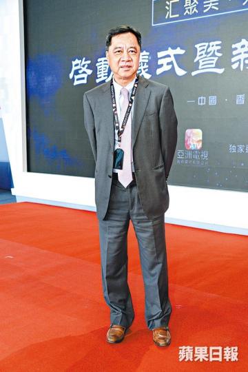 何麗全否認亞視財赤,更表示下星期會有新節目推出。 何麗全否認亞視財赤,更表示下星期會有新節目推出。