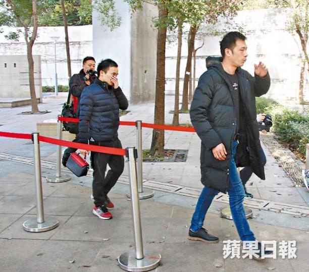 死者左少鳳的兩名堂兄,昨到殮房認屍。死者左少鳳 死者左少鳳的兩名堂兄,昨到殮房認屍。死者左少鳳