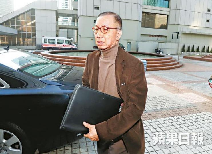 羅老太告滙豐信託昨續審,羅嘉瑞到法庭聆聽。譚德潤攝羅啟瑞昨亦聽審,並在電話錄音中被嘉瑞指蠱惑。 羅老太告滙豐信託昨續審,羅嘉瑞到法庭聆聽。譚德潤攝羅啟瑞昨亦聽審,並在電話錄音中被嘉瑞指蠱惑。