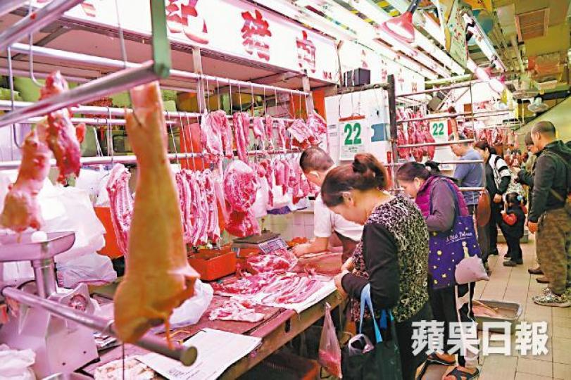 本地養豬業發起年初一至三不屠宰活豬,市民或要提早買豬肉過年。陳善南攝 本地養豬業發起年初一至三不屠宰活豬,市民或要提早買豬肉過年。陳善南攝