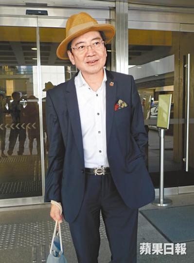 蕭炎坤為涉及倫敦金騙案其中一間公司的前股東及前董事。資料圖片蕭炎坤2009年自稱為來自北京的中間人,在華懋爭產案開審前向陳振聰(圖)提出和解協議。 蕭炎坤為涉及倫敦金騙案其中一間公司的前股東及前董事。資料圖片蕭炎坤2009年自稱為來自北京的中間人,在華懋爭產案開審前向陳振聰(圖)提出和解協議。