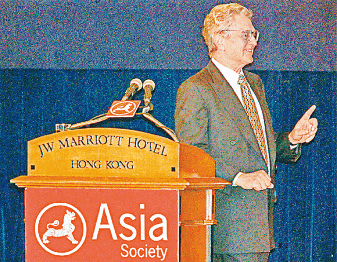 索羅斯2001年9月在香港演講。 索羅斯2001年9月在香港演講。