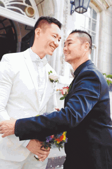 鄧達智與醫生陳梓欣去年6月結婚。 鄧達智與醫生陳梓欣去年6月結婚。
