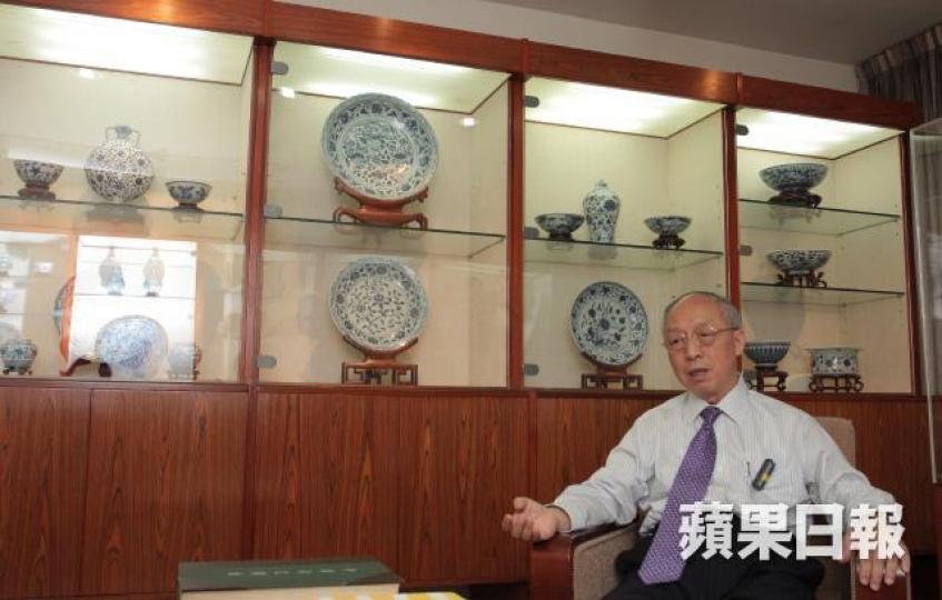 葛師科是本港著名官窯瓷器收藏家。 葛師科是本港著名官窯瓷器收藏家。