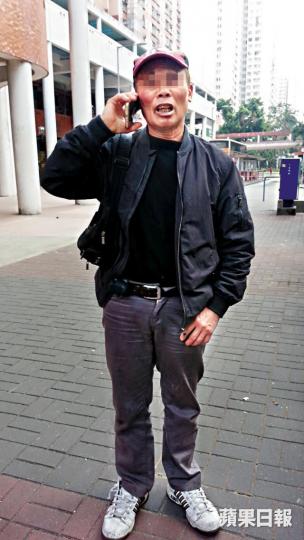 65歲的梁伯懇求取走尼龍袋者物歸原主。 65歲的梁伯懇求取走尼龍袋者物歸原主。