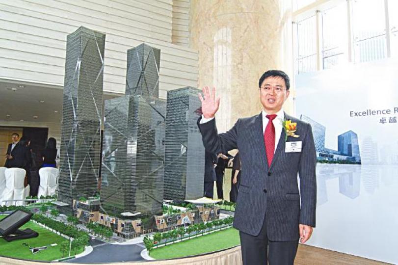 內地地產商、傳是習近平姐夫生意拍檔的卓越集團主席李華,日前被深圳市紀委拘查。深圳前「政法王」李華楠落馬,令習家族生意再受關注。資料圖片 內地地產商、傳是習近平姐夫生意拍檔的卓越集團主席李華,日前被深圳市紀委拘查。深圳前「政法王」李華楠落馬,令習家族生意再受關注。資料圖片