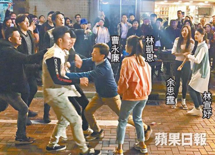 曹永廉等日前在廟街拍劇遭圍觀,他笑說慳了不少臨記人工。 曹永廉等日前在廟街拍劇遭圍觀,他笑說慳了不少臨記人工。