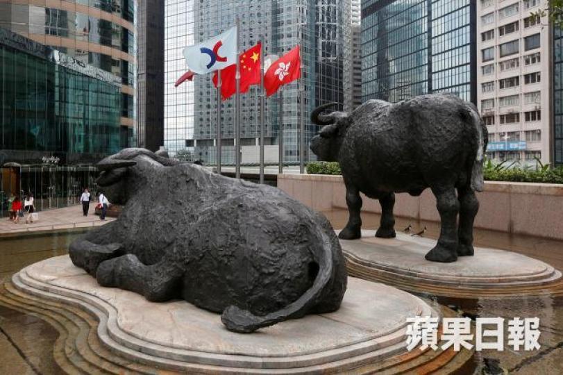在中國貨幣政策扶持下,港股將繼續跑贏美股。 資料圖片 在中國貨幣政策扶持下,港股將繼續跑贏美股。 資料圖片
