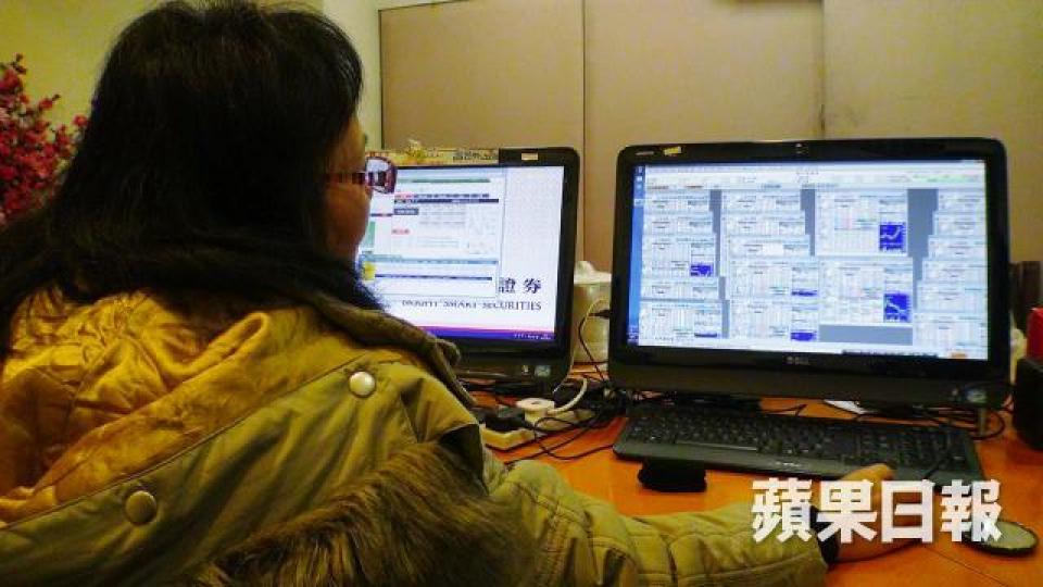 港股強勢,淡友被挾到反艇。 港股強勢,淡友被挾到反艇。
