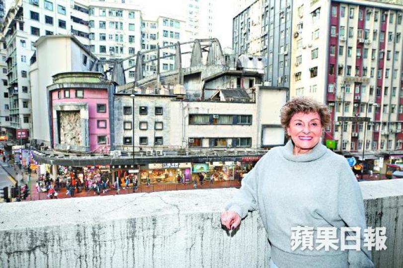重遊舊地，Molly Odell希望皇都戲院能夠保留。王子俊攝50年代的璇宮戲院（皇都前身）。Molly到訪張敬軒寓所Old Alberose。活現香港提供圖片歐德禮有份促成1964年The Beatles訪港。