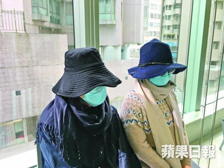 兩名受害人疑墮移民老千局，每人被騙去約200萬元。