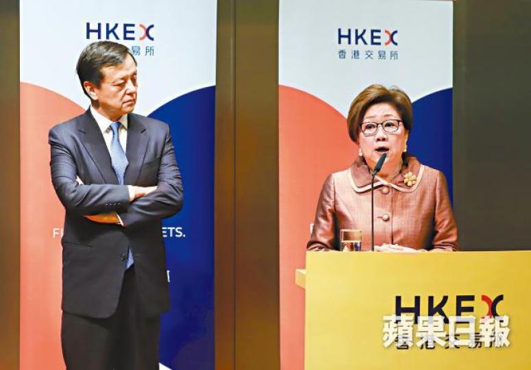史美倫去年上任港交所主席，擬為高管訂立一套交棒制度；旁為行政總裁李小加。