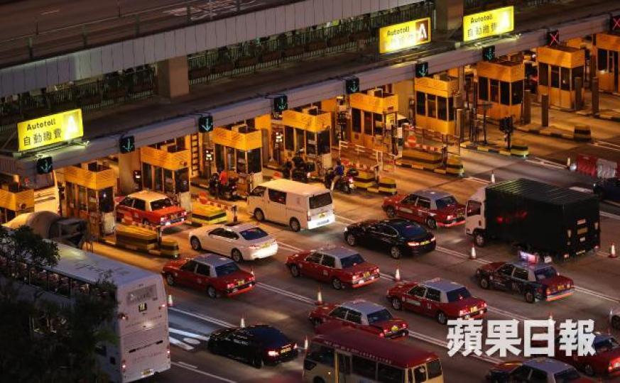 運輸署已透過八達通卡有限公司安排退款。 運輸署已透過八達通卡有限公司安排退款。
