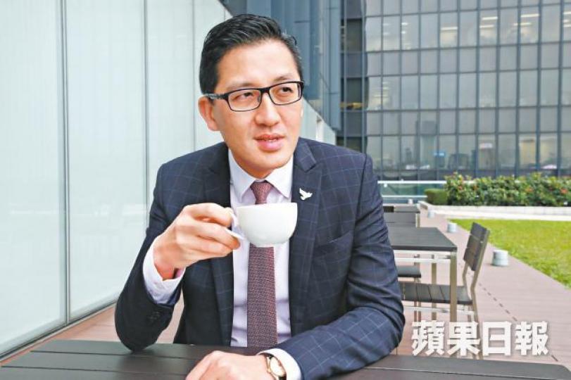 林卓廷指調查對象忌諱說自己「上廉署」,便以飲咖啡之名「避咗佢」。 林卓廷指調查對象忌諱說自己「上廉署」,便以飲咖啡之名「避咗佢」。