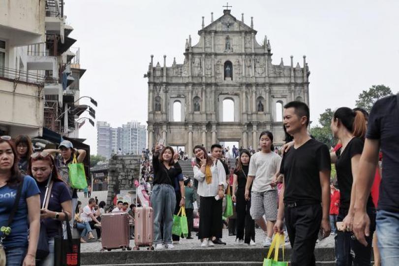 2月4日至6日入境澳門旅客按年增長28%。 2月4日至6日入境澳門旅客按年增長28%。
