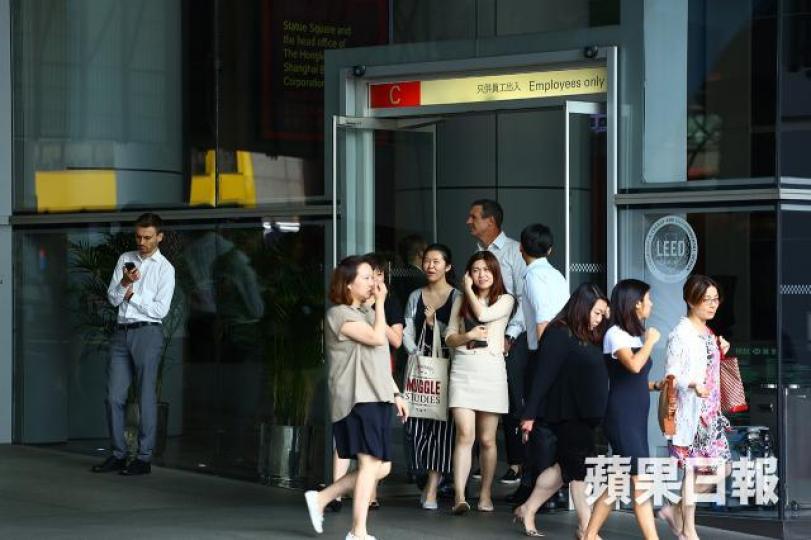 滙豐早前宣佈向員工新增派發每人500元利是。 滙豐早前宣佈向員工新增派發每人500元利是。