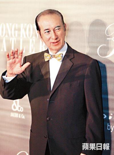 何鴻燊昨突然傳出賭王病情轉差，四房輪流到養和探望，多家傳媒在醫院外守候。王心義攝