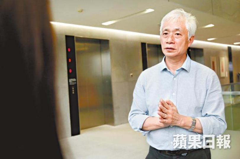 梁耀忠指上屆收集超區提名票很困難。