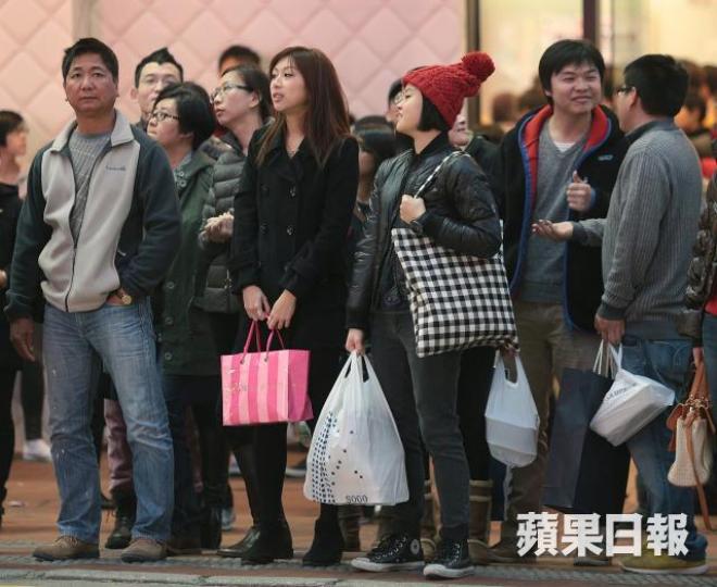 筆者建議年輕人,趁青春尚存,留些空間讓自己獨立思考。 筆者建議年輕人,趁青春尚存,留些空間讓自己獨立思考。