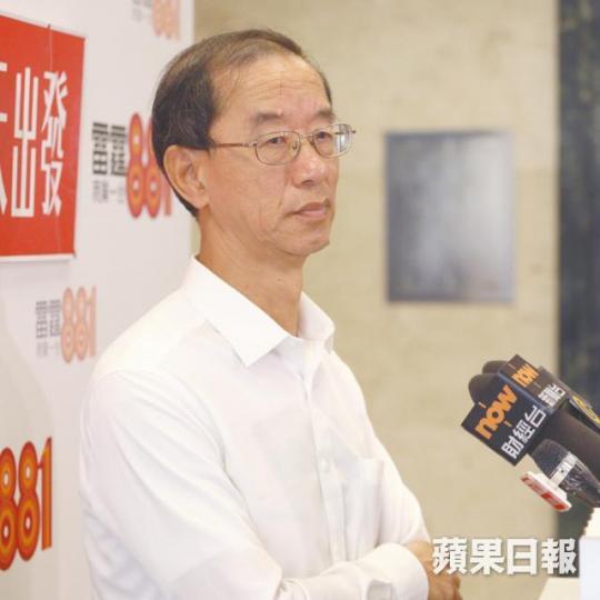 林超英指氣候變化全人類有責,籲市民減少碳排放。資料圖片巴西雞翼因售價便宜肉質佳而受港人歡迎。本港連續多日最高氣溫逾24℃,打破農曆新年高溫紀錄。 林超英指氣候變化全人類有責,籲市民減少碳排放。資料圖片巴西雞翼因售價便宜肉質佳而受港人歡迎。本港連續多日最高氣溫逾24℃,打破農曆新年高溫紀錄。