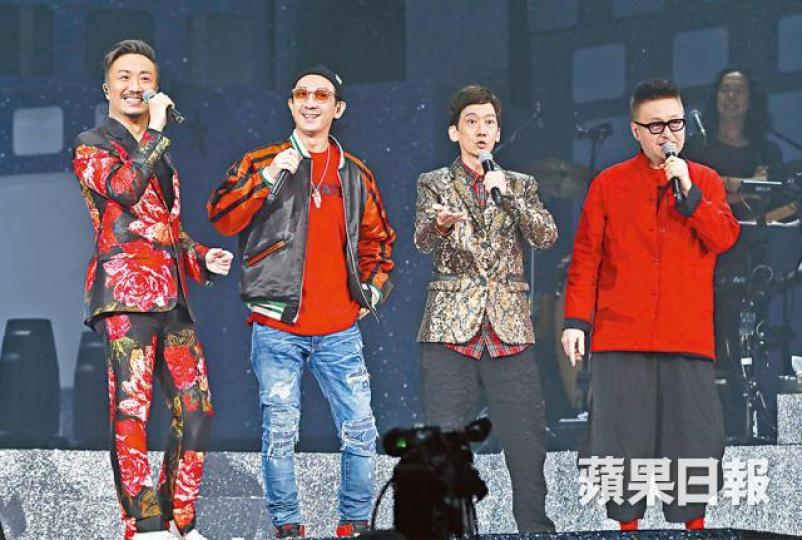 (左起)鄭中基、李璨琛、張達明及谷德昭《龍咁威》系列元老級人馬,前晚在台上宣佈將開拍第三集。鄭中基完騷後,與太太、女兒及父親三代同堂出席慶功宴。 (左起)鄭中基、李璨琛、張達明及谷德昭《龍咁威》系列元老級人馬,前晚在台上宣佈將開拍第三集。鄭中基完騷後,與太太、女兒及父親三代同堂出席慶功宴。