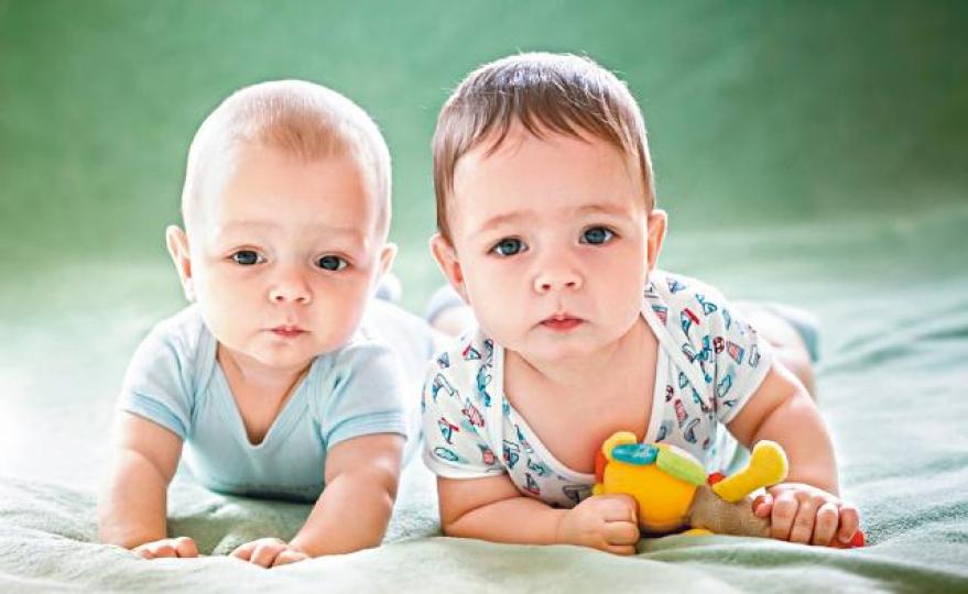 根據奧爾班的催生政策，初婚婦女生下兩名孩子後可獲約9.3萬港元資助。