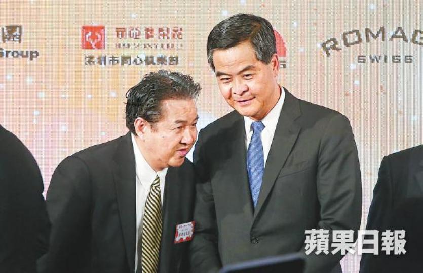 楊建文與梁振英關係密切。