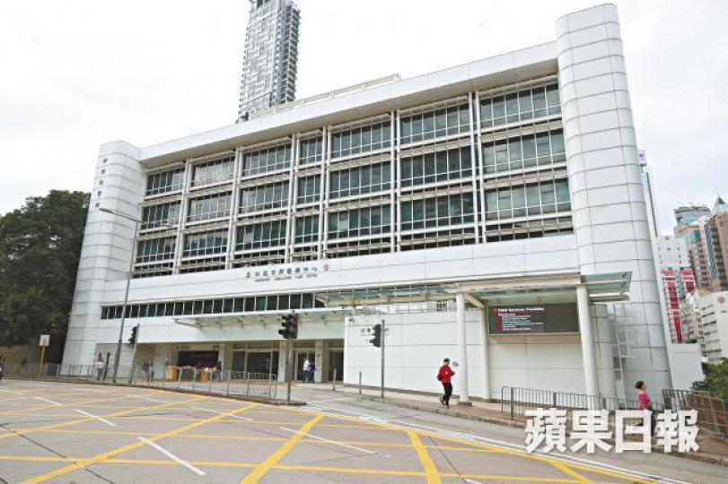 死者生前需長期到灣仔鄧肇堅醫院的貝夫人普通科門診覆診。