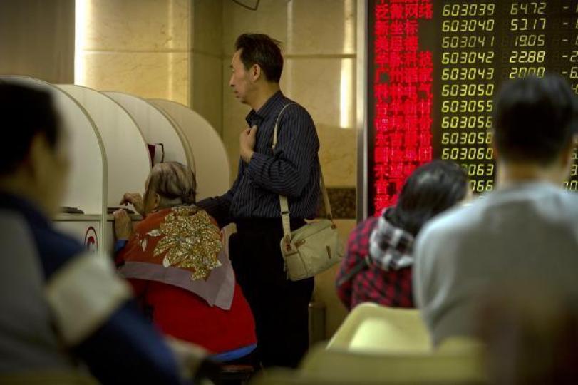 大陸無乜保留咁放水,中國投資者即使心底裏不信,都炒咗先算,仲要炒到鬼咁狼死。 資料圖片 大陸無乜保留咁放水,中國投資者即使心底裏不信,都炒咗先算,仲要炒到鬼咁狼死。 資料圖片