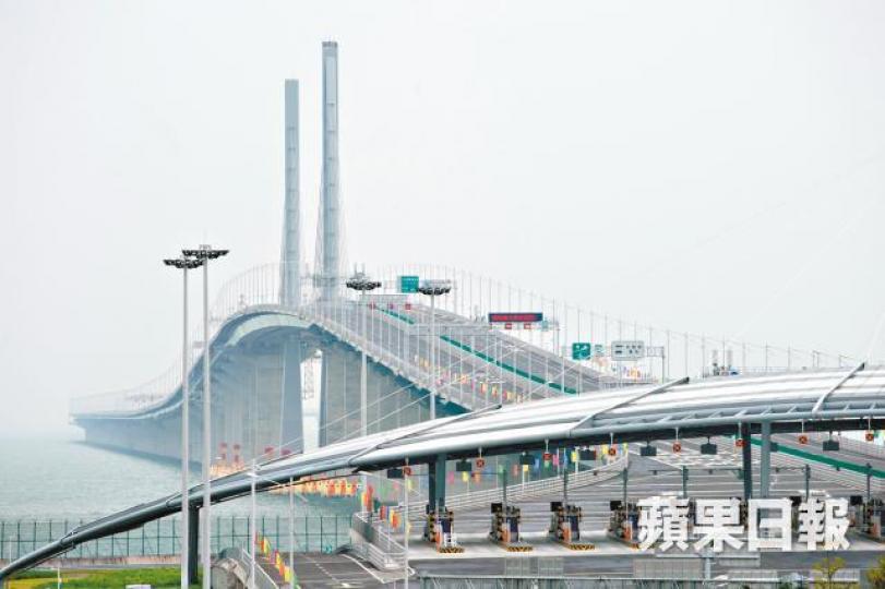 路政署去年花230萬元，聘運基查港珠澳橋工程RISC表格缺失事件。資料圖片