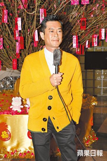 古天樂前晚到《蘋果》大樓主持《動腦Q》。 古天樂前晚到《蘋果》大樓主持《動腦Q》。