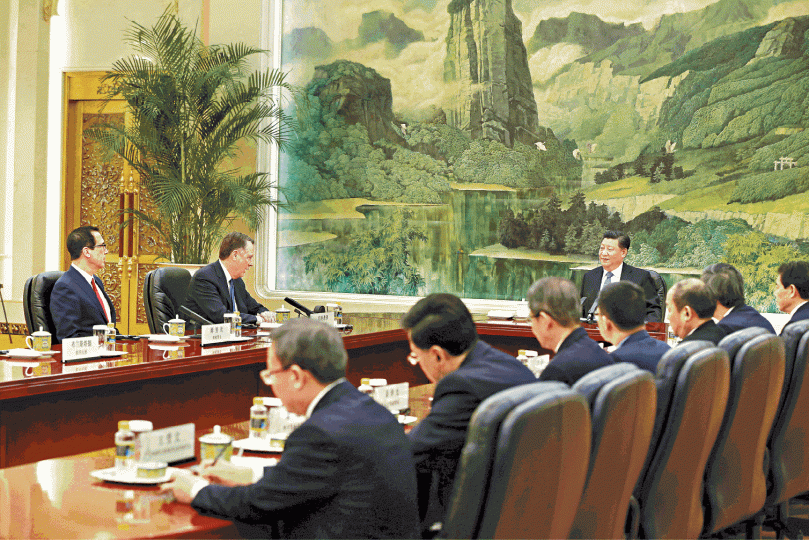 國家主席習近平昨在北京人民大會堂會見到訪的美國貿易代表萊特希澤(左二)及財長姆欽(左一)。美聯社 國家主席習近平昨在北京人民大會堂會見到訪的美國貿易代表萊特希澤(左二)及財長姆欽(左一)。美聯社