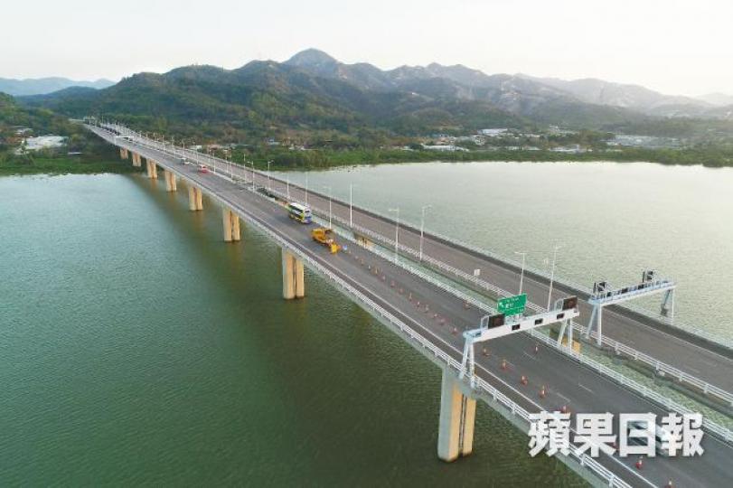 深圳灣大橋中國路橋去年12月為將軍澳跨灣大橋工程項目進行開工儀式。互聯網 深圳灣大橋中國路橋去年12月為將軍澳跨灣大橋工程項目進行開工儀式。互聯網