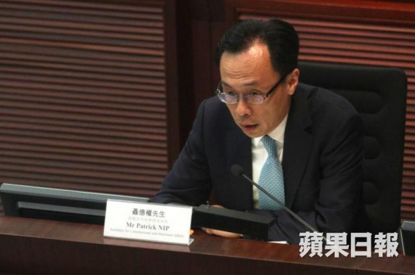 政制及內地事務局局長聶德權表示，投票安排如何影響選舉結果，不在政府考慮之列。張志華攝