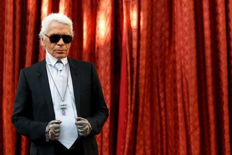 Karl Lagerfeld(1933-2019)路透社1998年老佛爺來香港主持時裝騷,郭志怡負責接待。 Karl Lagerfeld(1933-2019)路透社1998年老佛爺來香港主持時裝騷,郭志怡負責接待。