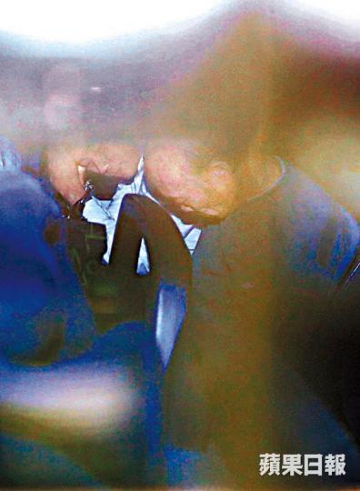 被告黎建民(白衫)承認危駕引致他人死亡罪,判囚兩年停牌五年。謝榮耀攝 被告黎建民(白衫)承認危駕引致他人死亡罪,判囚兩年停牌五年。謝榮耀攝