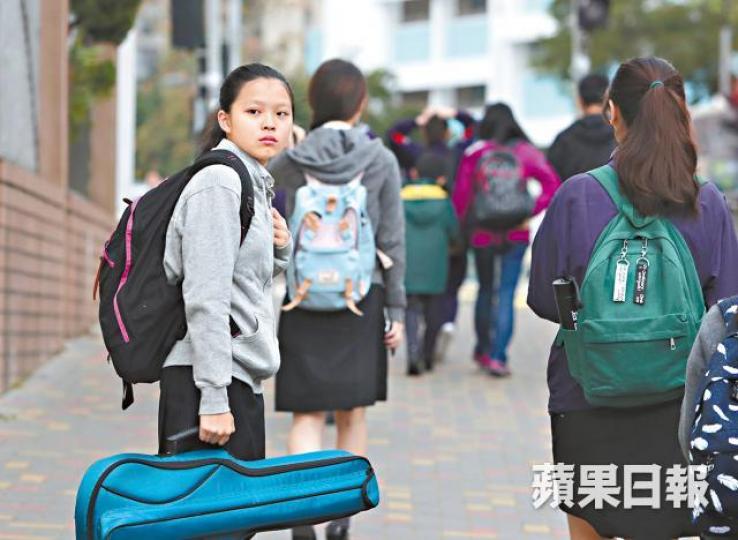 當局向基層學生提供津貼,料35.7萬名學生受惠。夏家朗攝 當局向基層學生提供津貼,料35.7萬名學生受惠。夏家朗攝