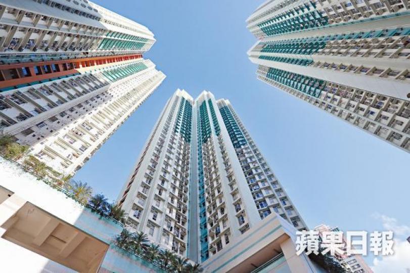 筲箕灣東濤苑一個實用面積400方呎單位未補價以460萬元售出。 筲箕灣東濤苑一個實用面積400方呎單位未補價以460萬元售出。