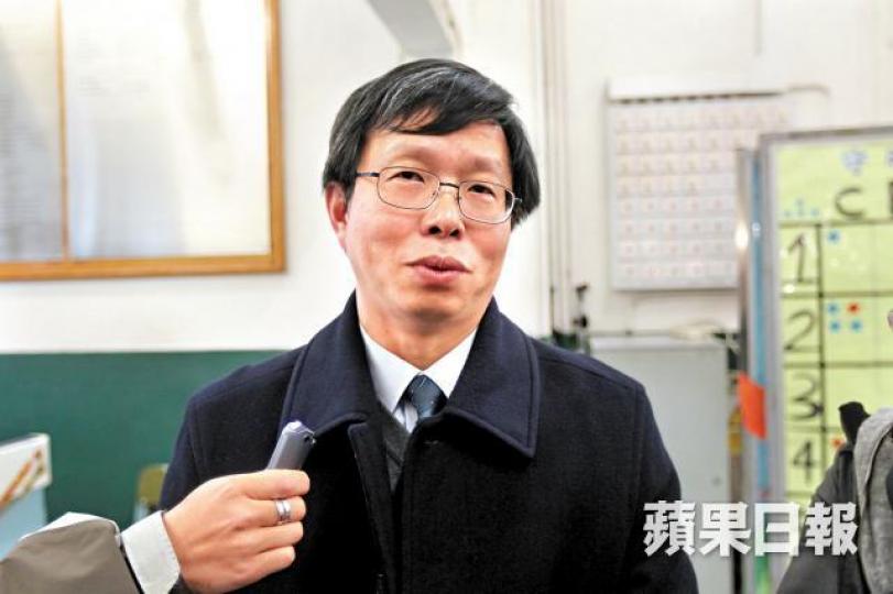 中學校長劉志遠指,放寬門檻有助學校按學生需要,選擇教學語言。 中學校長劉志遠指,放寬門檻有助學校按學生需要,選擇教學語言。