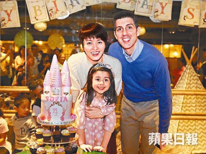 梁詠琪夫婦的囡囡Sofia不經不覺已經4歲。互聯網圖片 梁詠琪夫婦的囡囡Sofia不經不覺已經4歲。互聯網圖片