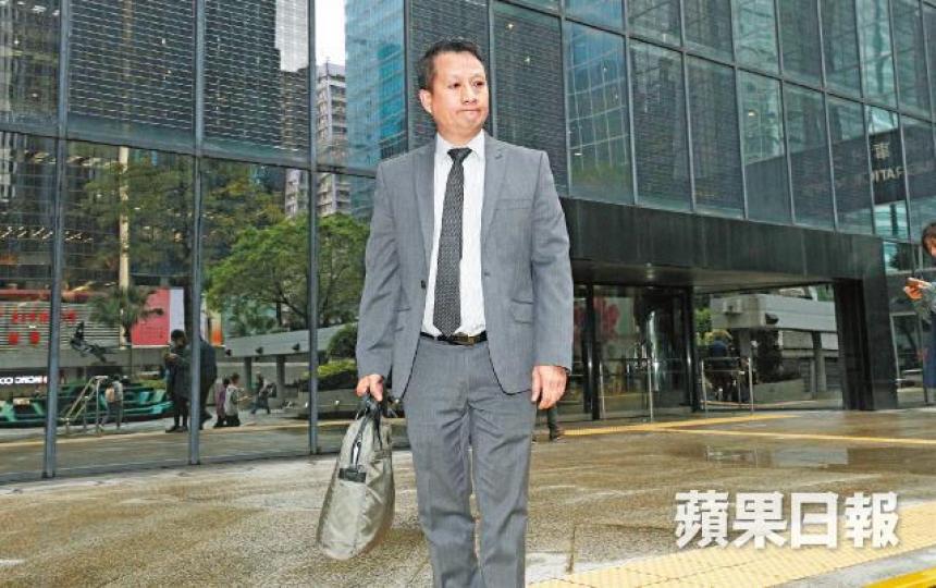 專家證人黃炳雄昨上庭解說三合會入會儀式。張志華攝 專家證人黃炳雄昨上庭解說三合會入會儀式。張志華攝